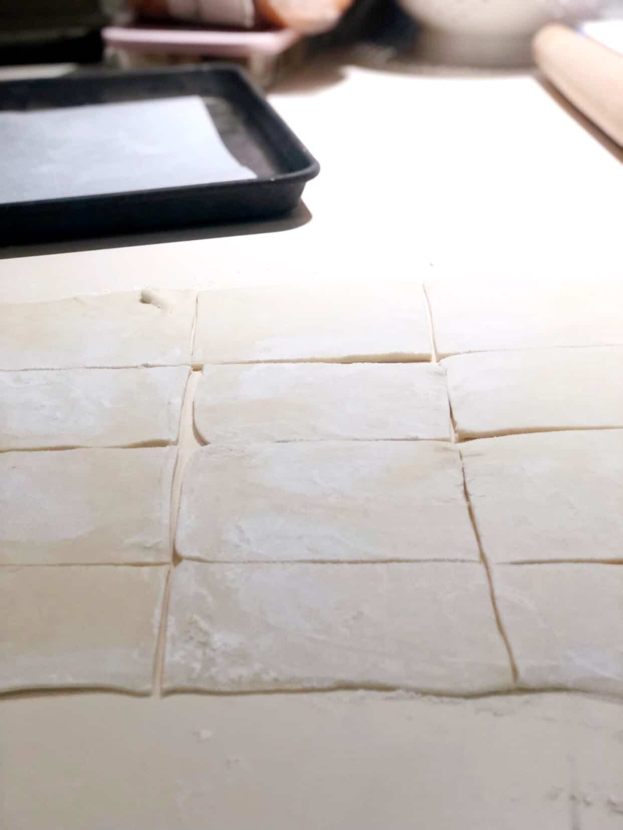 cut-puff-pastry