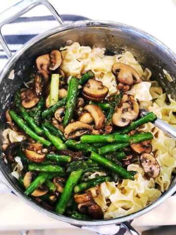 ricotta pasta with mushrooms and asparagus