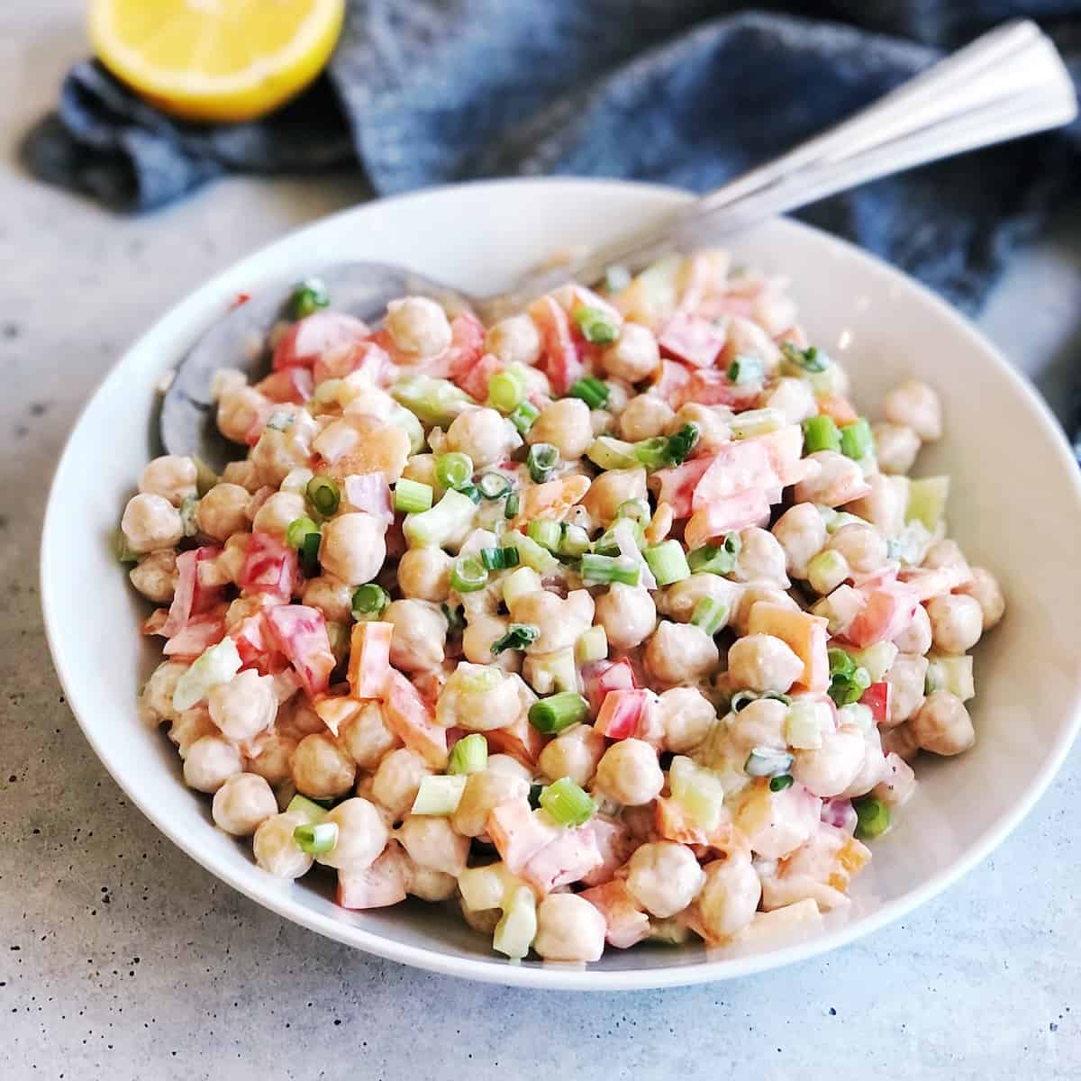 chickpea salad image