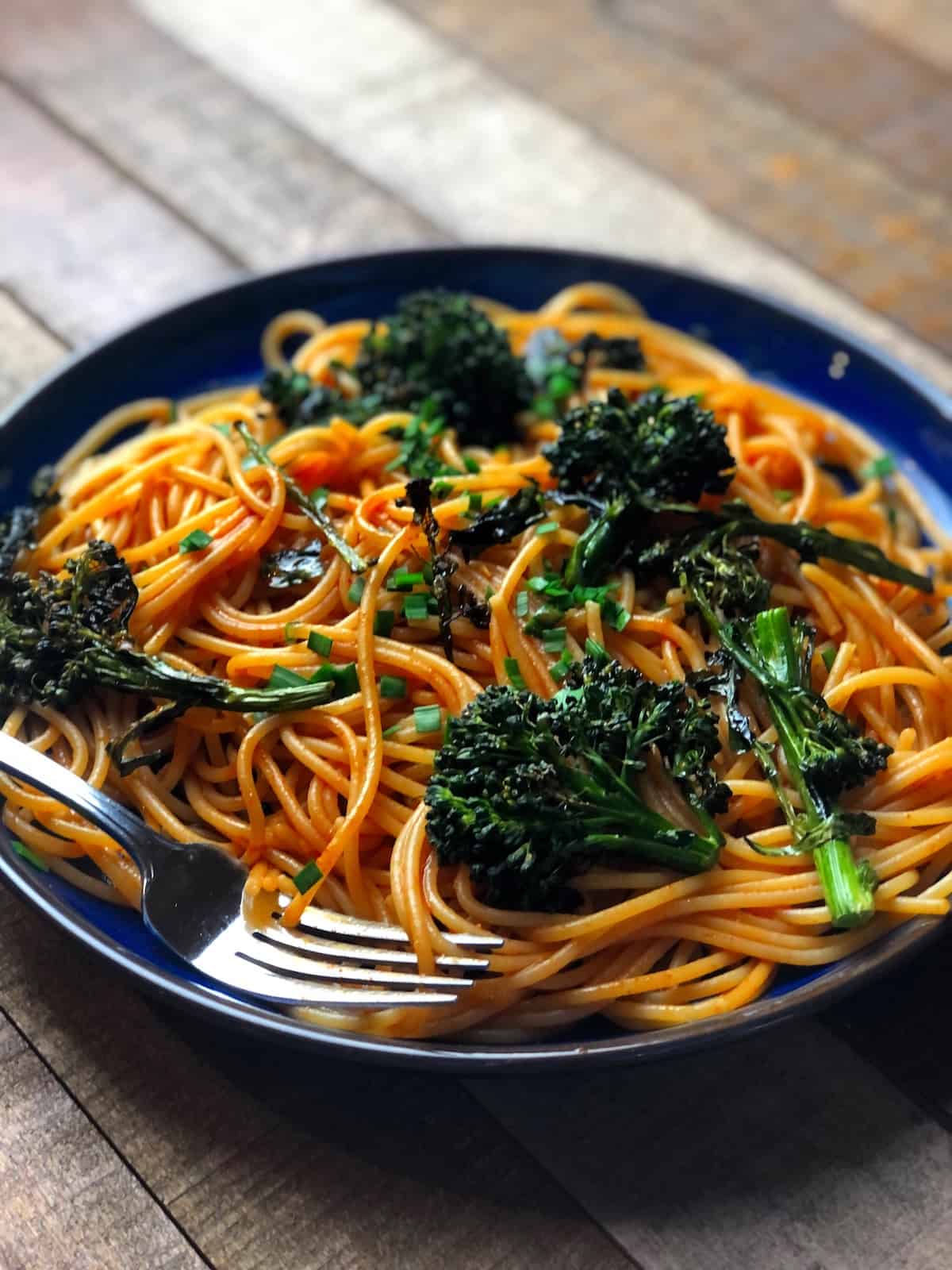 gochujang noodles with broccolini