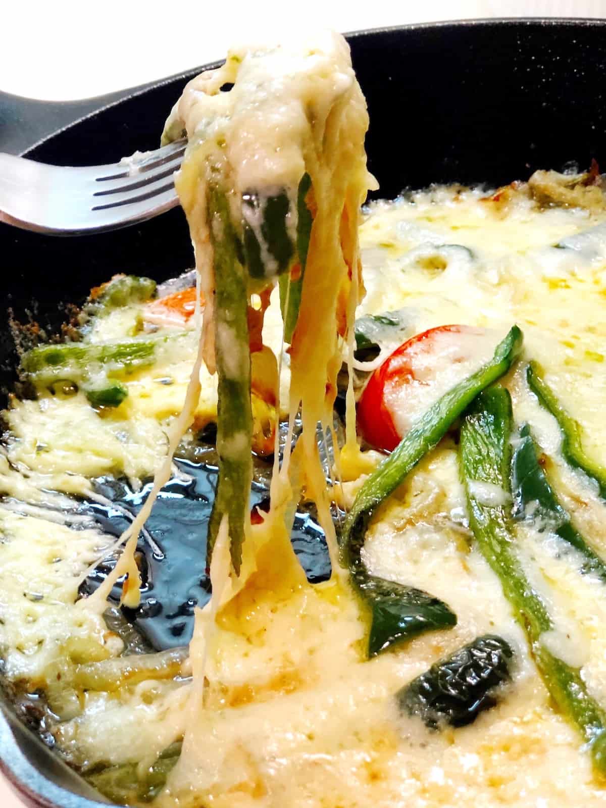 cheesy queso fundido dip