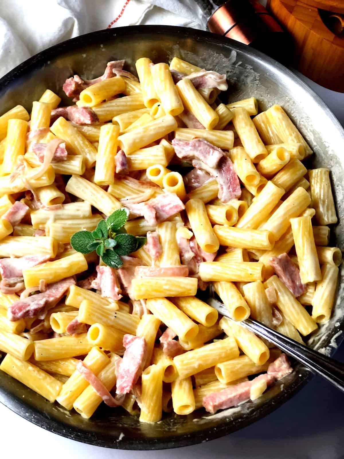 creamy ham and cheese pasta