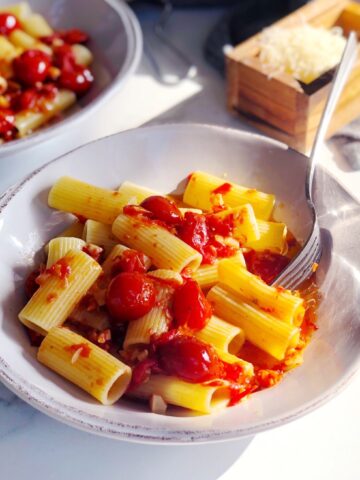 cherry tomato pasta in bowl