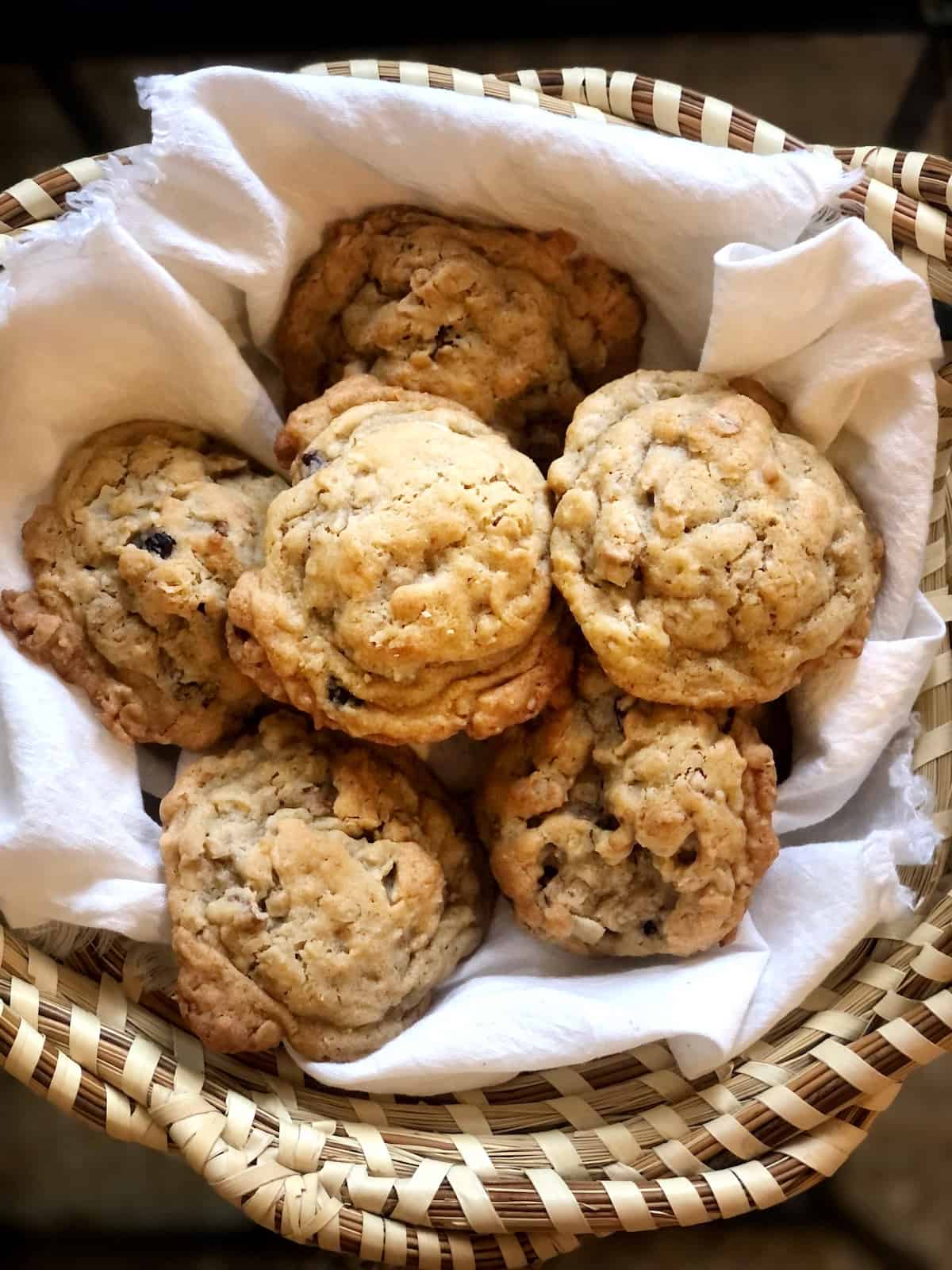 fruit and nut cookies feature