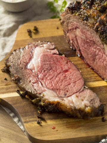 Slicing boneless prime rib